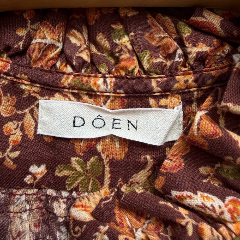 Doen Brown Floral Ruffle-Neck Button Front Blouse - Picture 4 of 10